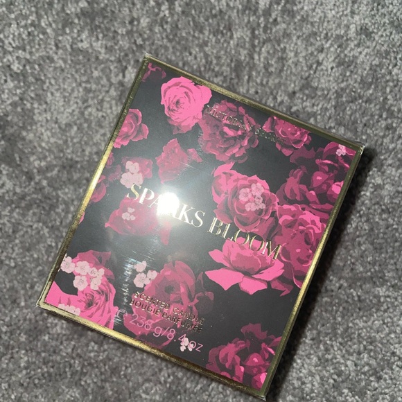 NWT sealed Victoria secret sparks bloom sexy candle limited edition - Picture 9 of 9